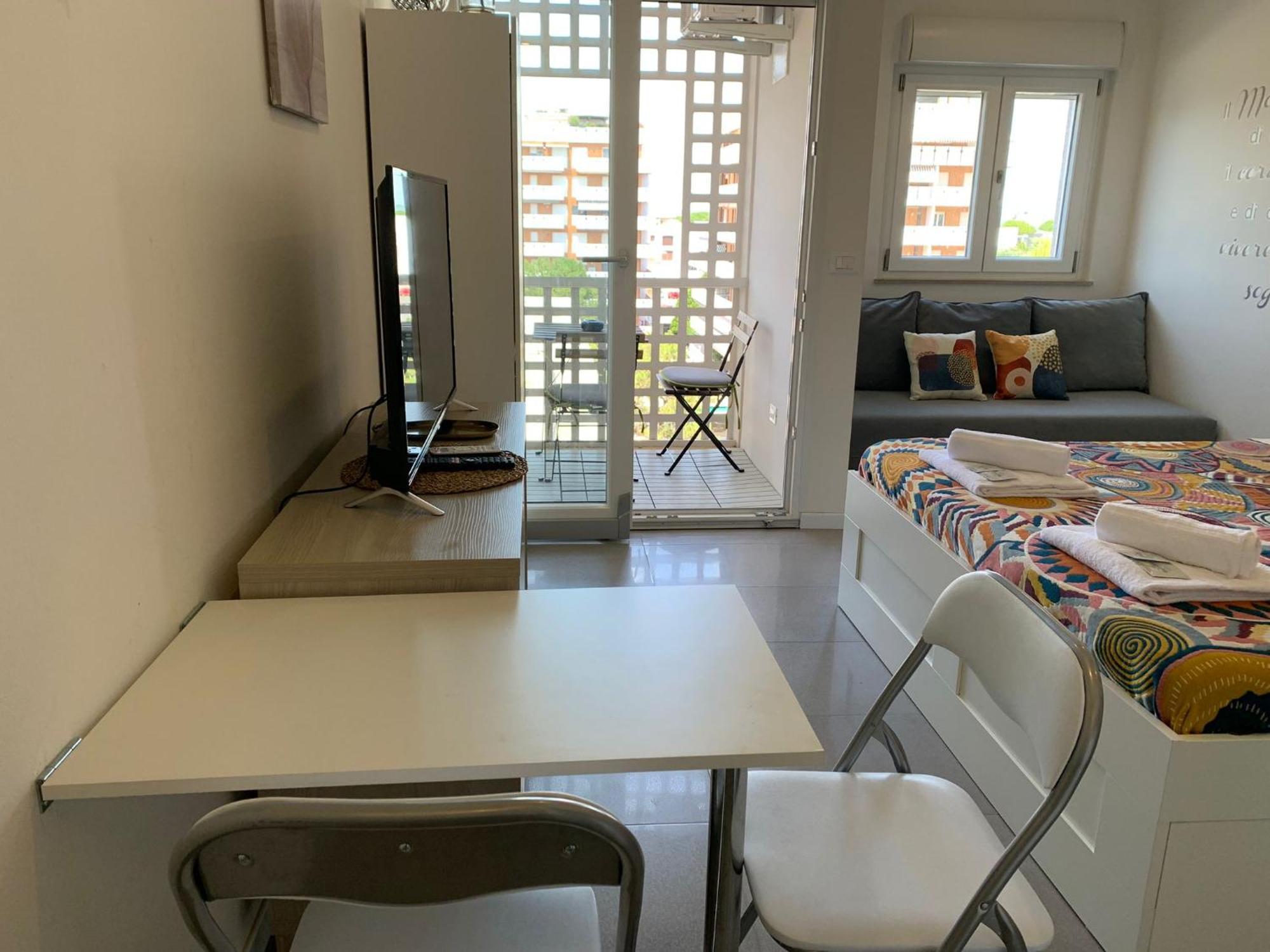 Monolocale Con Terrazza E Cucina Apartment Lignano Sabbiadoro Bagian luar foto